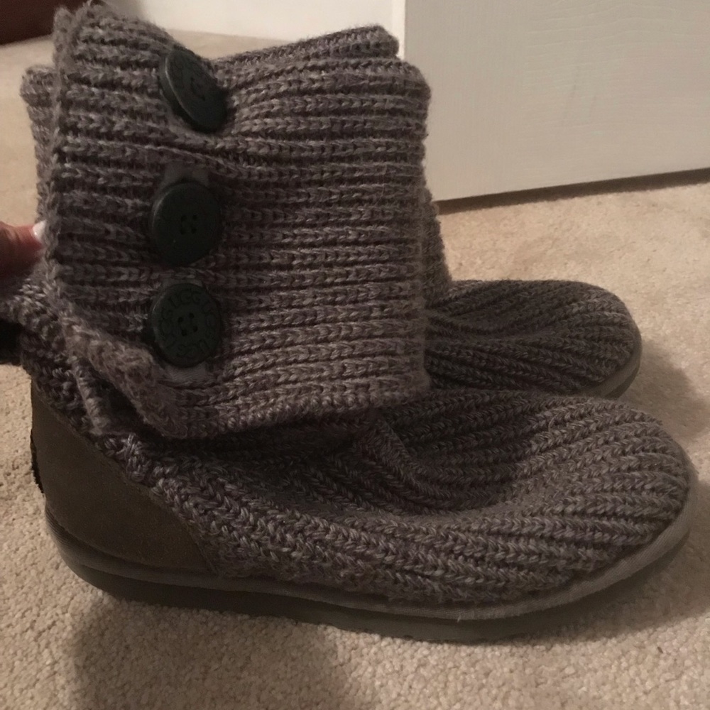Uggs (barely worn, like new)